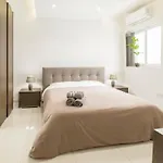 شقة Flat 6 Seaview & View With Terrace, Close To Beaches المليحة