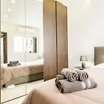 Seaview Flat 6 In Mellieha, Central, Nearby Beaches Apartment *