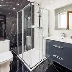 Flat 6 Seaview & View With Terrace, Close To Beaches شقة