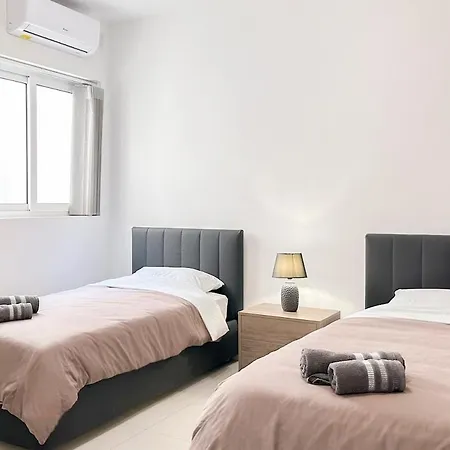 Flat 6, Seaview In Mellieha, Central, Nearby Beaches Apartmán