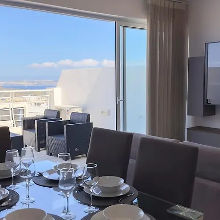 Flat 6, Seaview 3 Bedroom In Mellieha, Central, Nearby Beaches 梅利哈