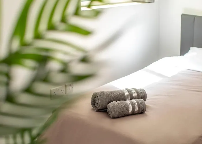 Flat 6 Seaview & View With Terrace, Close To Beaches