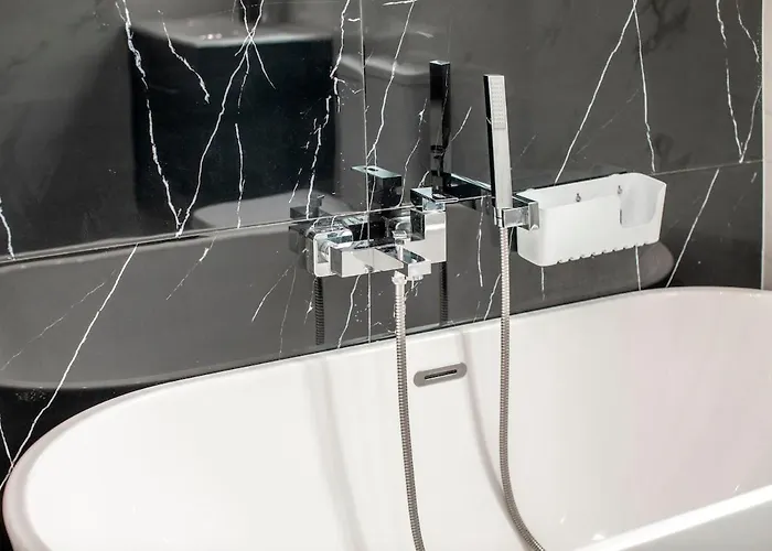 Flat 6 Seaview & View With Terrace, Close To Beaches 公寓 *