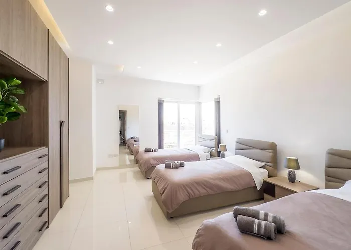 Flat 6 Seaview & View With Terrace, Close To Beaches *