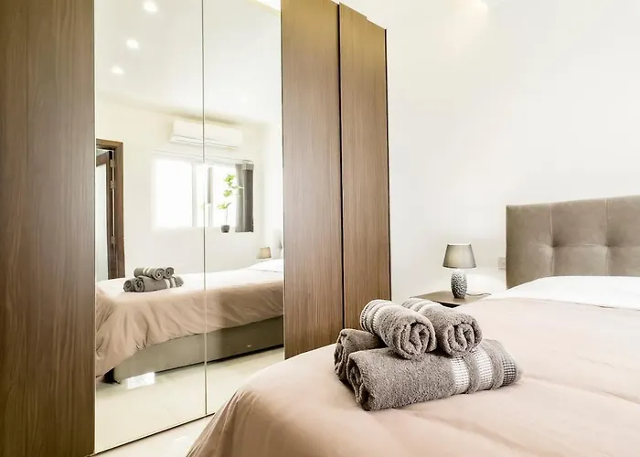 Flat 6 Seaview & View With Terrace, Close To Beaches 公寓 *